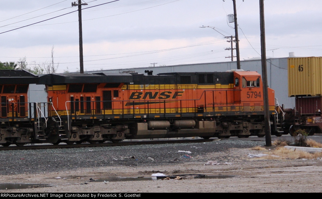 BNSF 5794